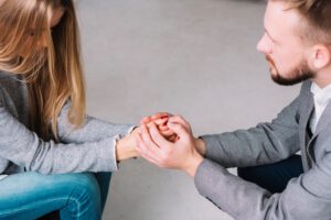 psicólogos especializados en alcoholismo en Valencia - manos