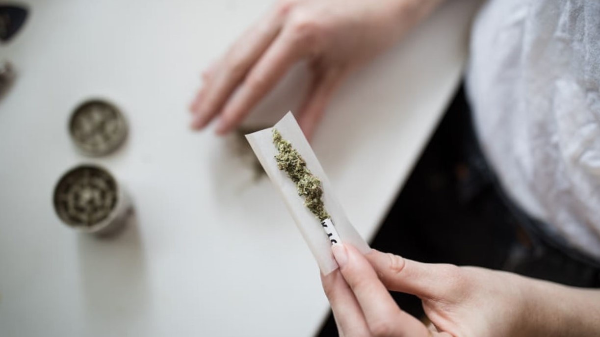 como dejar de fumar porros - cigarro sin hacer