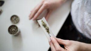 como dejar de fumar porros - cigarro sin hacer