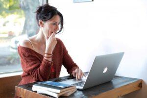 tratamiento de la adicción online en Valencia - mujer